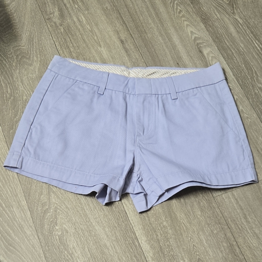 Uniqlo Women's Chino Shorts in Light Blue
